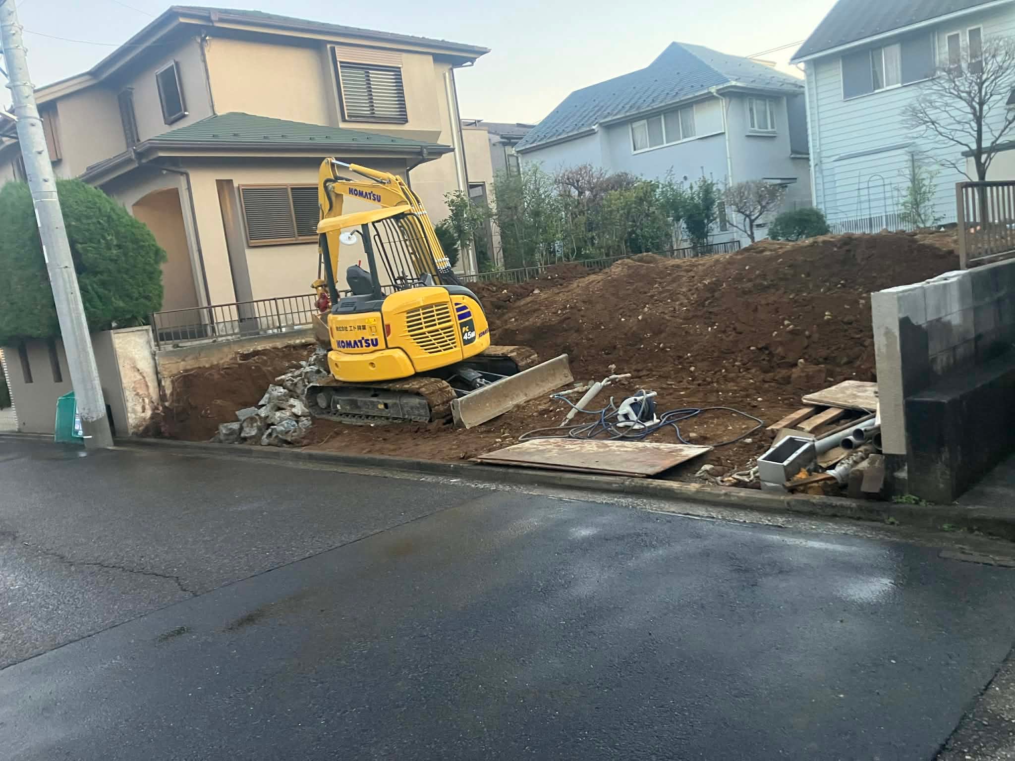 2026/01/15の解体状況：残土鋤取り→駐車場策定土工事