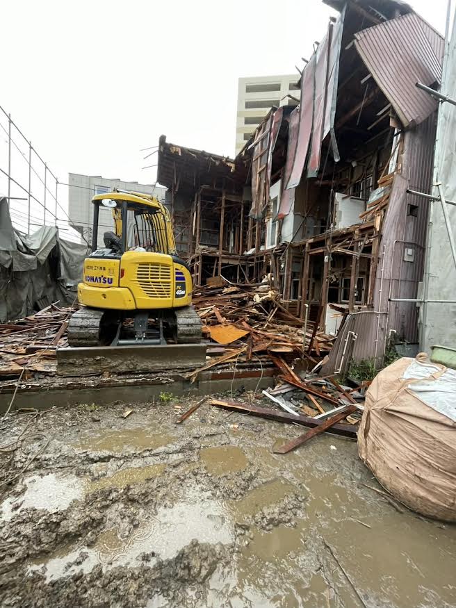 2026/03/14の解体状況：重機上屋撤去