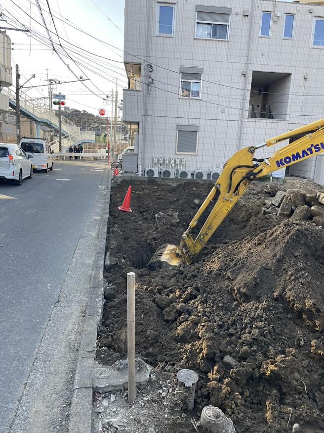 2026/03/14の解体状況：掘削スケルトン（地中埋設物探り）