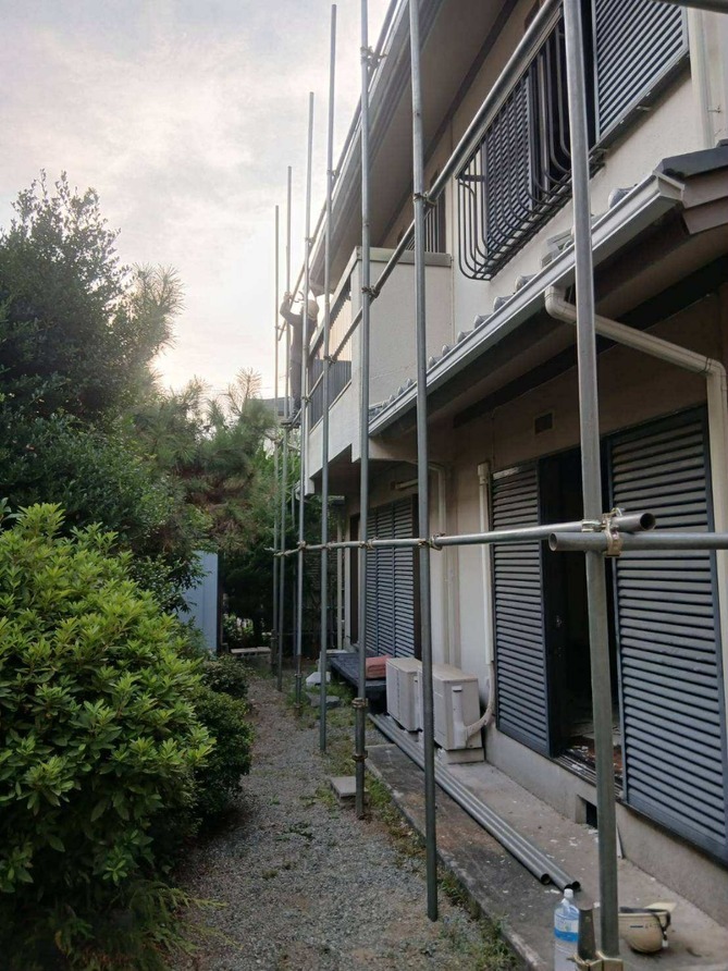 2025/10/20の解体状況：足場設置