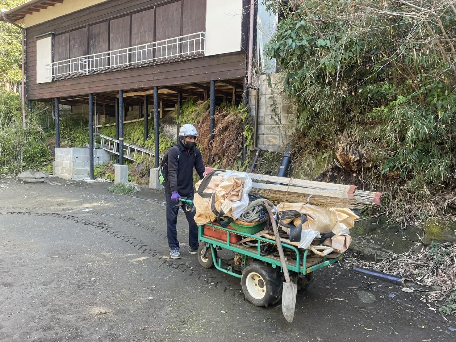 2026/04/20の解体状況：２５０ｍの人力小運搬