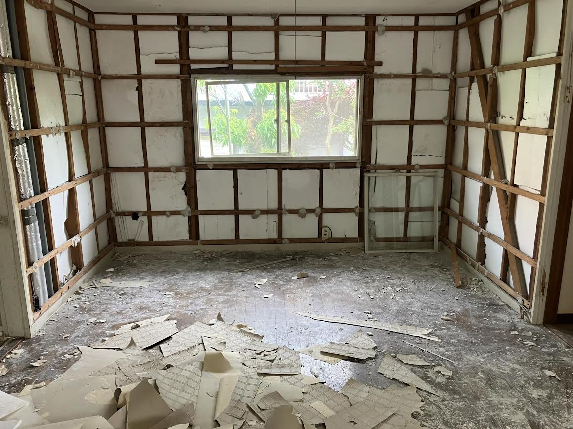 2025/05/24の解体状況：内装解体