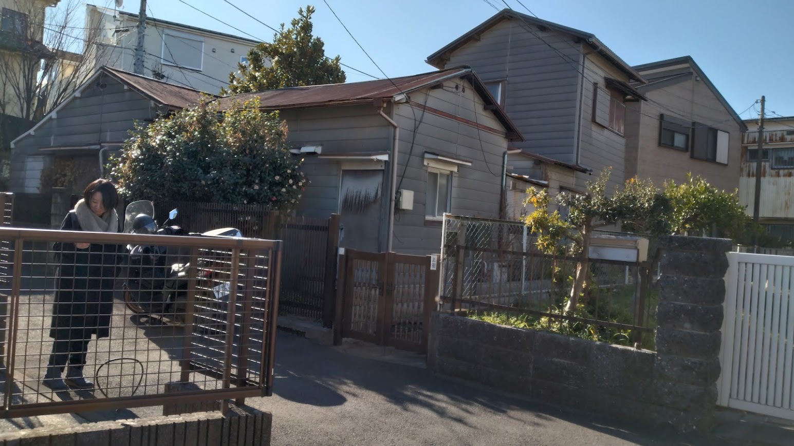 難易度：★★★★★<br>住宅解体：木造トタン葺２階建（パネル貼り、ヌノ基礎）<br>エリア：神奈川県横浜市西区