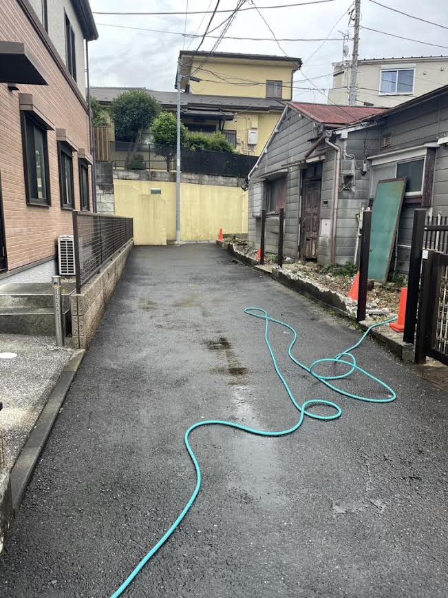 2025/06/30の解体状況：解体前準備作業、ブロック塀撤去