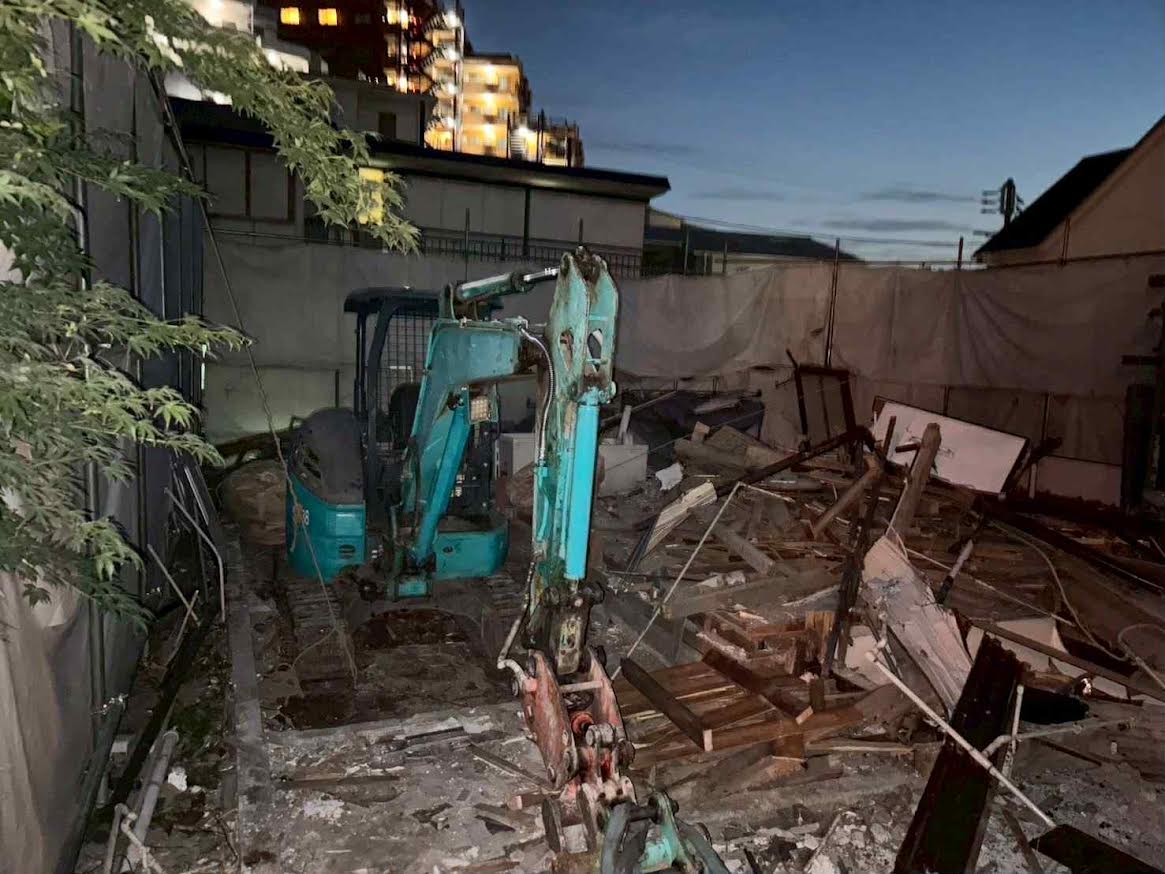 2026/01/06の解体状況：１階重機壊し