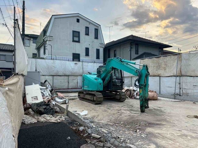 2025/10/10の解体状況：ベタ基礎状況