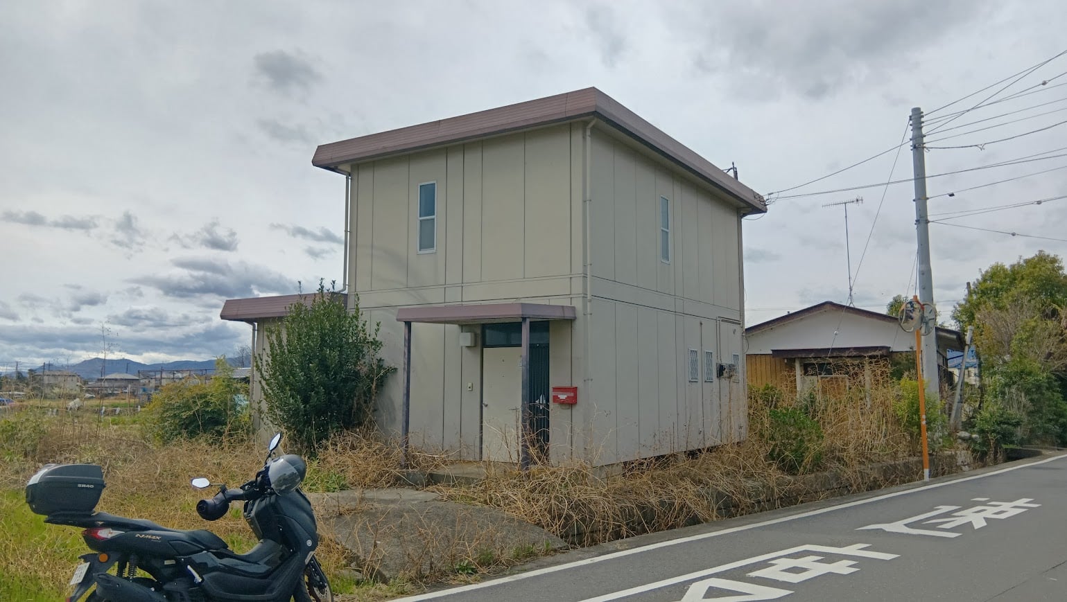 難易度：★☆☆☆☆<br>住宅解体：プレハブ造金属板葺２階建（パネル貼り、独立したヌノ基礎）／神奈川県座間市