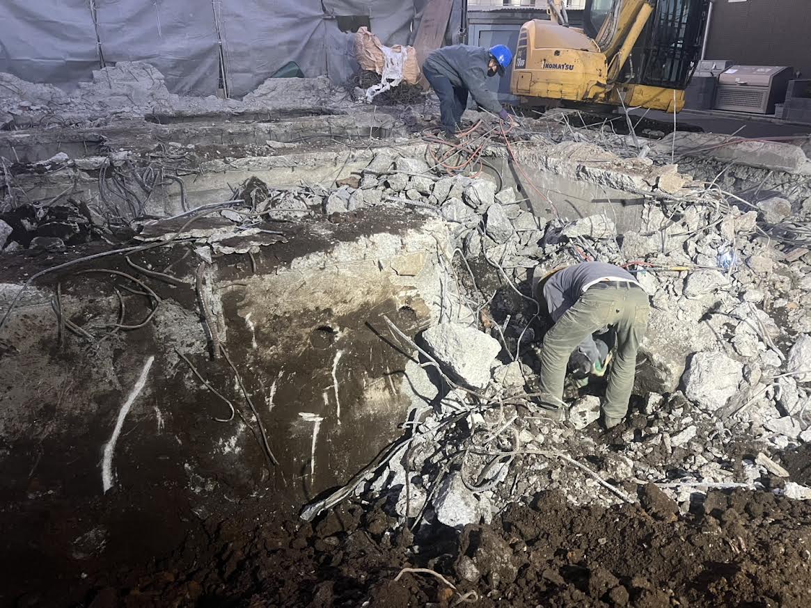 2025/12/22の解体状況：期間：11月25日〜11月29日　作業内容：基礎解体、搬出