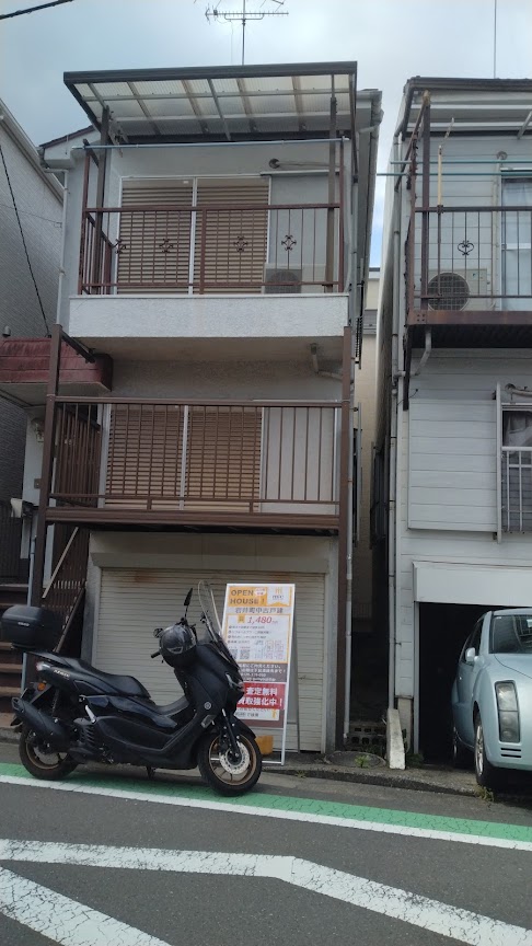 難易度：★★★★★<br>住宅解体：木造スレート葺２階建（モルタル塗り）＋ＲＣ造地下車庫＋改良土埋め戻し／神奈川県横浜市保土ヶ谷区	