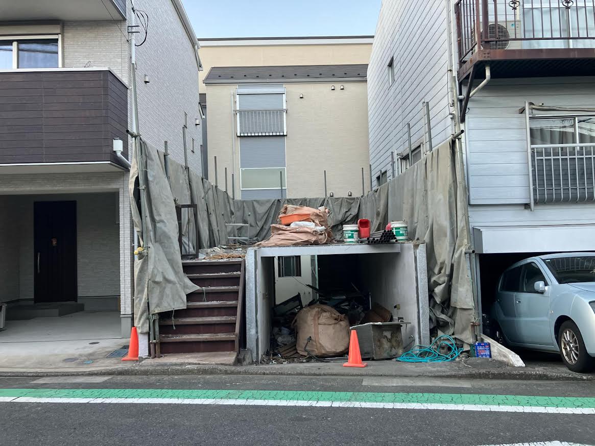 2025/11/01の解体状況：１階手壊し完了