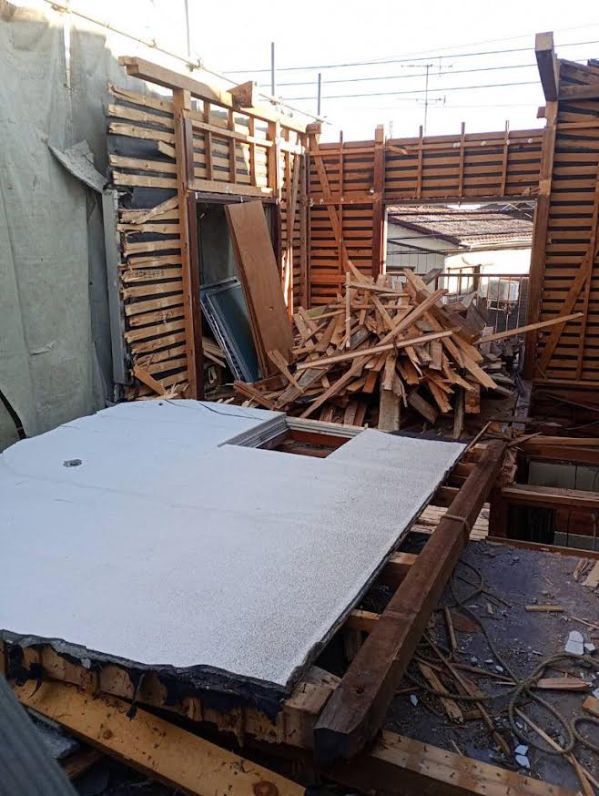 2025/11/01の解体状況：２階手壊し